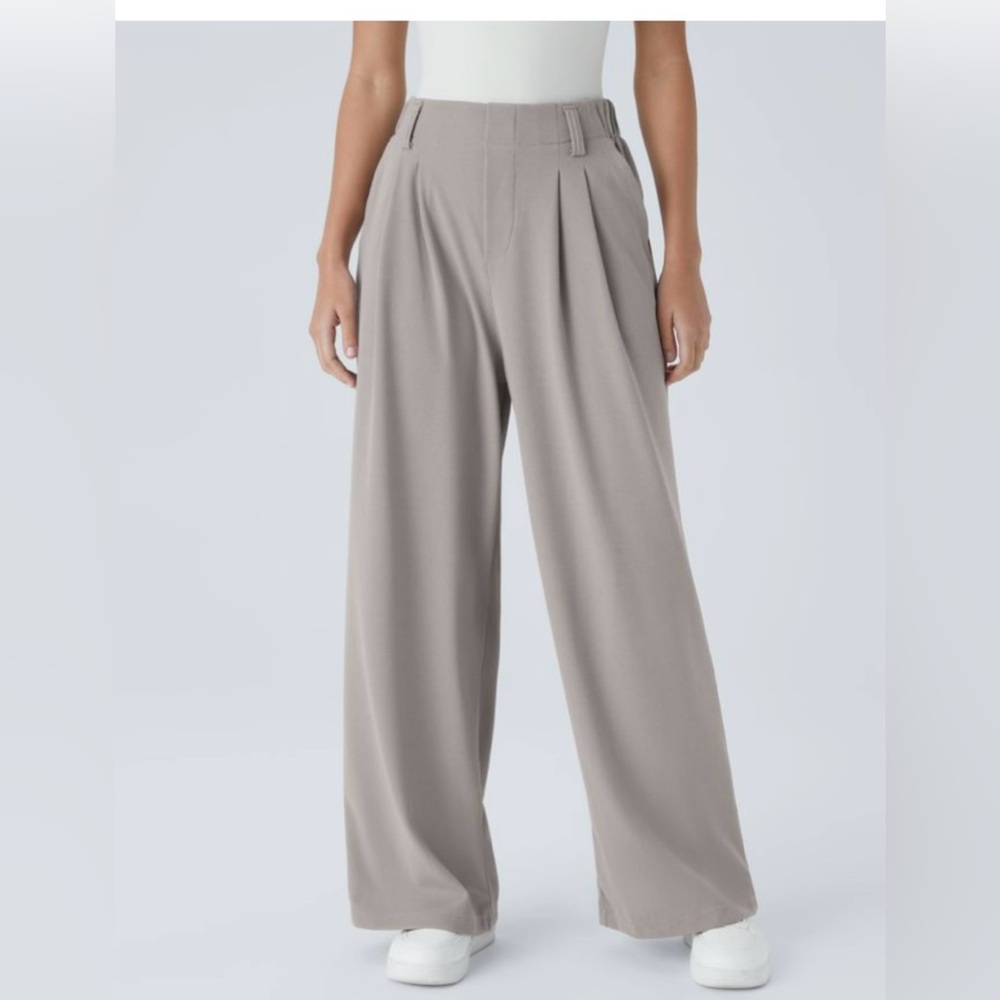 Brand new Halara waffle pants in original bag (no tag)
